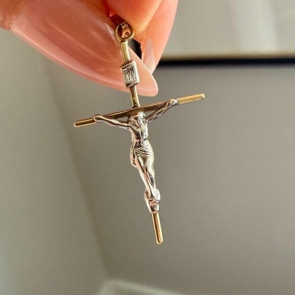 14K Solid Gold Cross Pendant - Picture 1 of 5